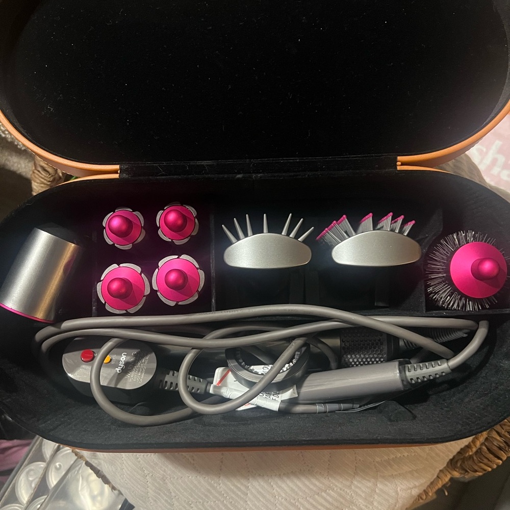 Dyson Airwrap Complete Hair Tool Set in Pink & Copper Colorway - Picture 15 of 16